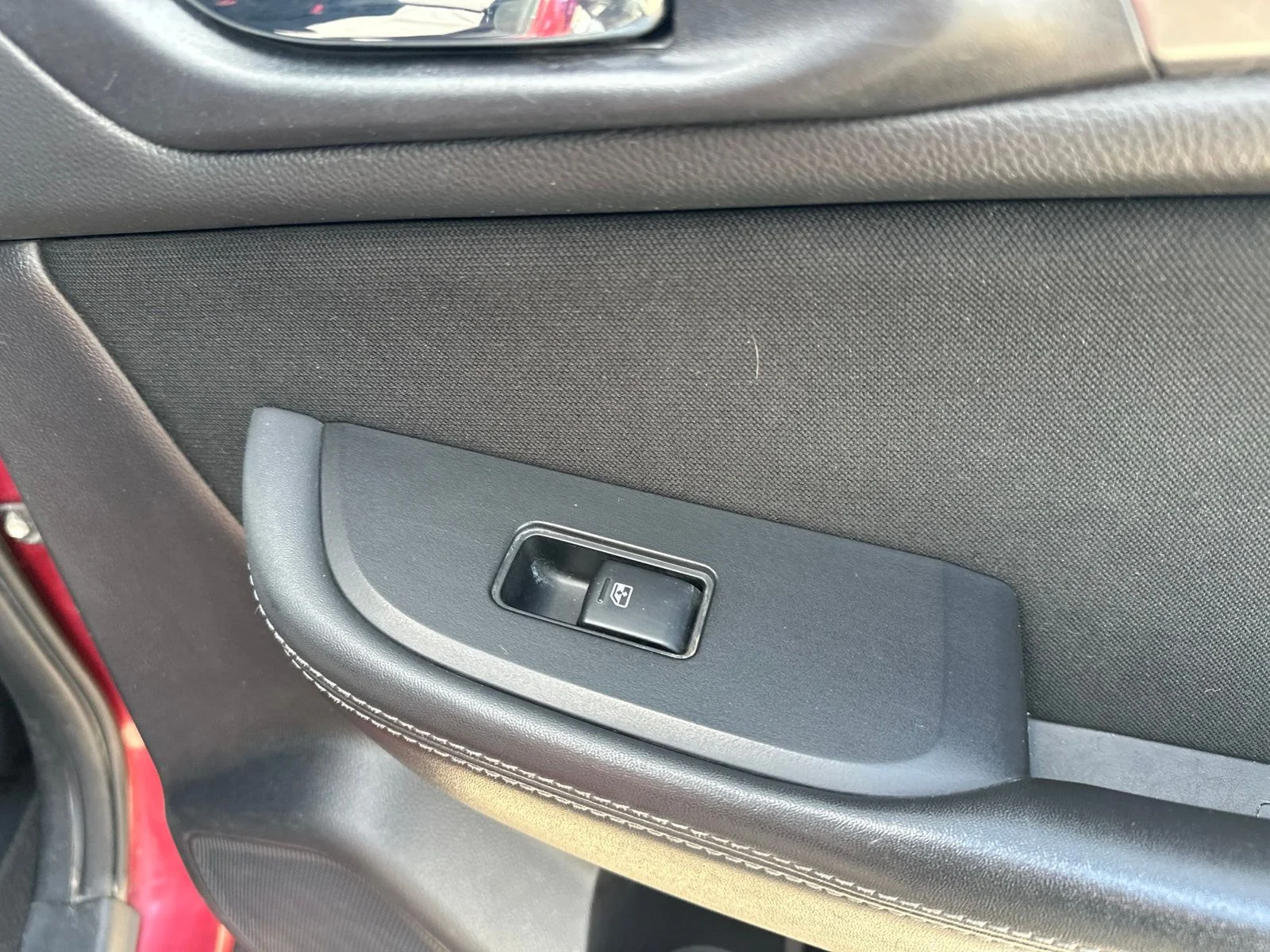 Used 2018 Red Subaru 2.5i Premium image 32