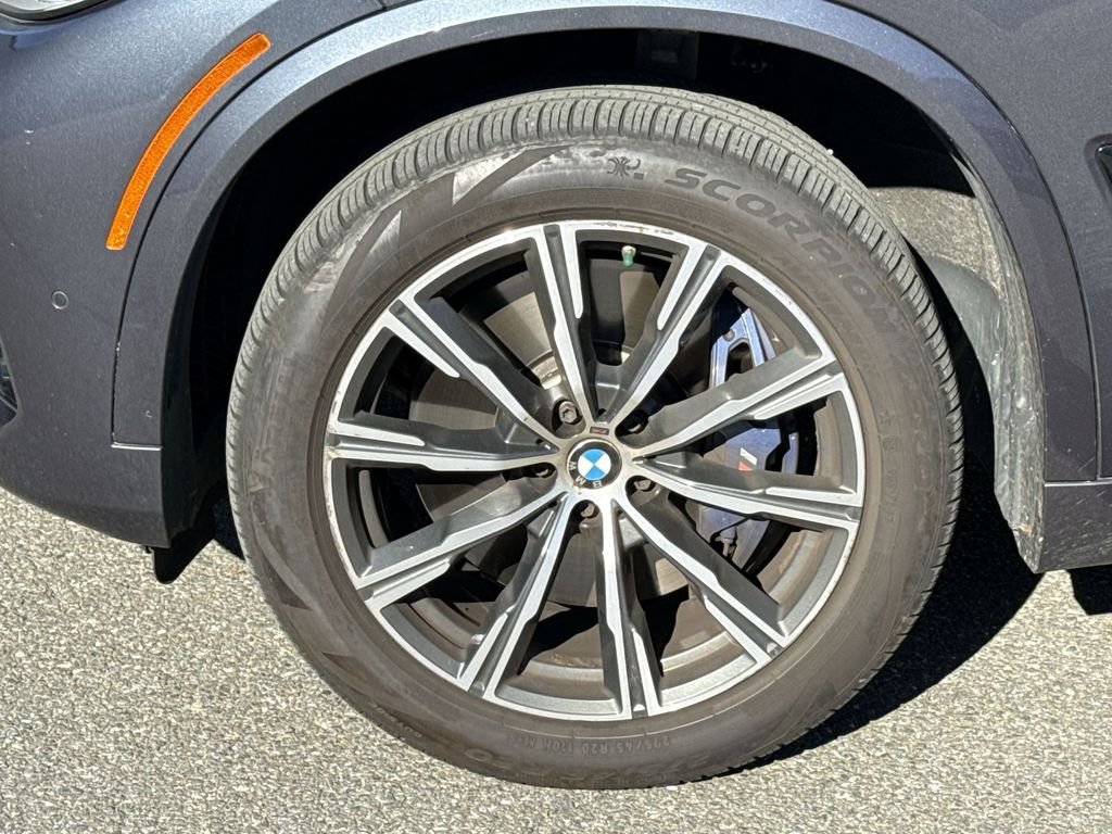 Used 2019 Gray Metallic BMW xDrive40i image 2