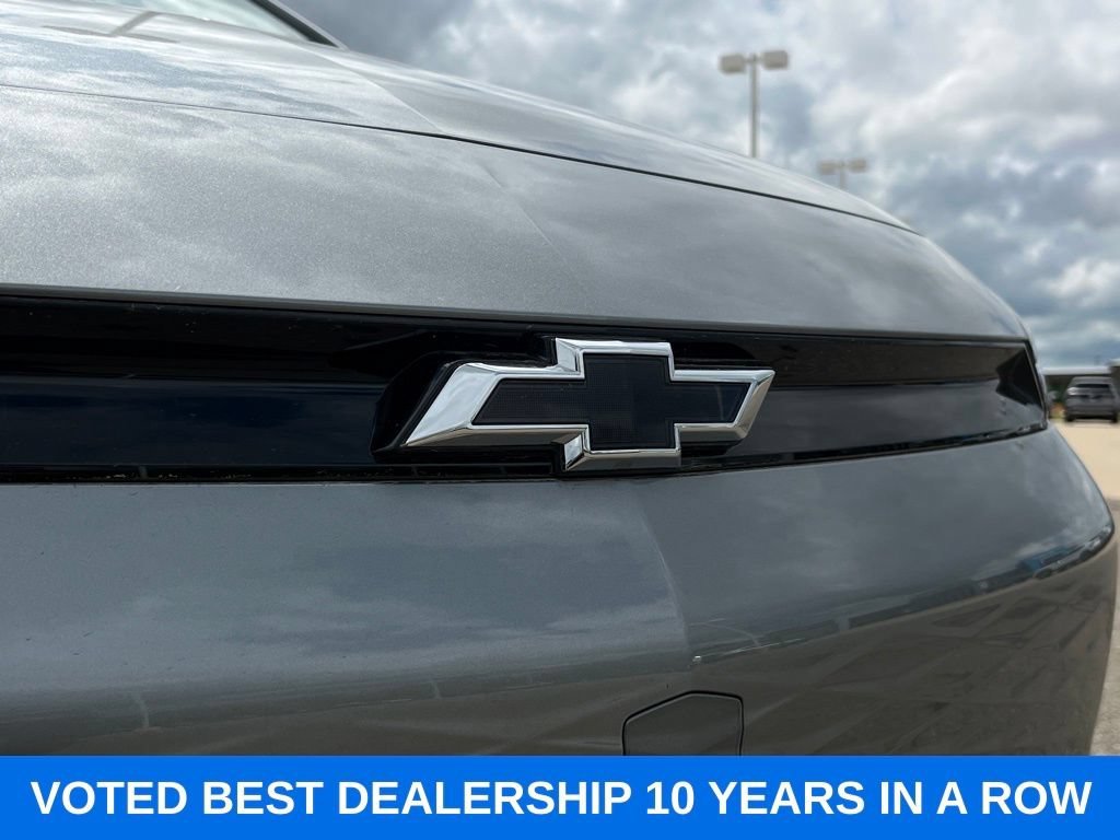 2027 Chevrolet Bolt LT - Photo 9