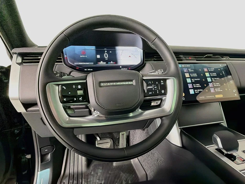 New 2026 Santorini Black Metallic Land Rover SE image 11