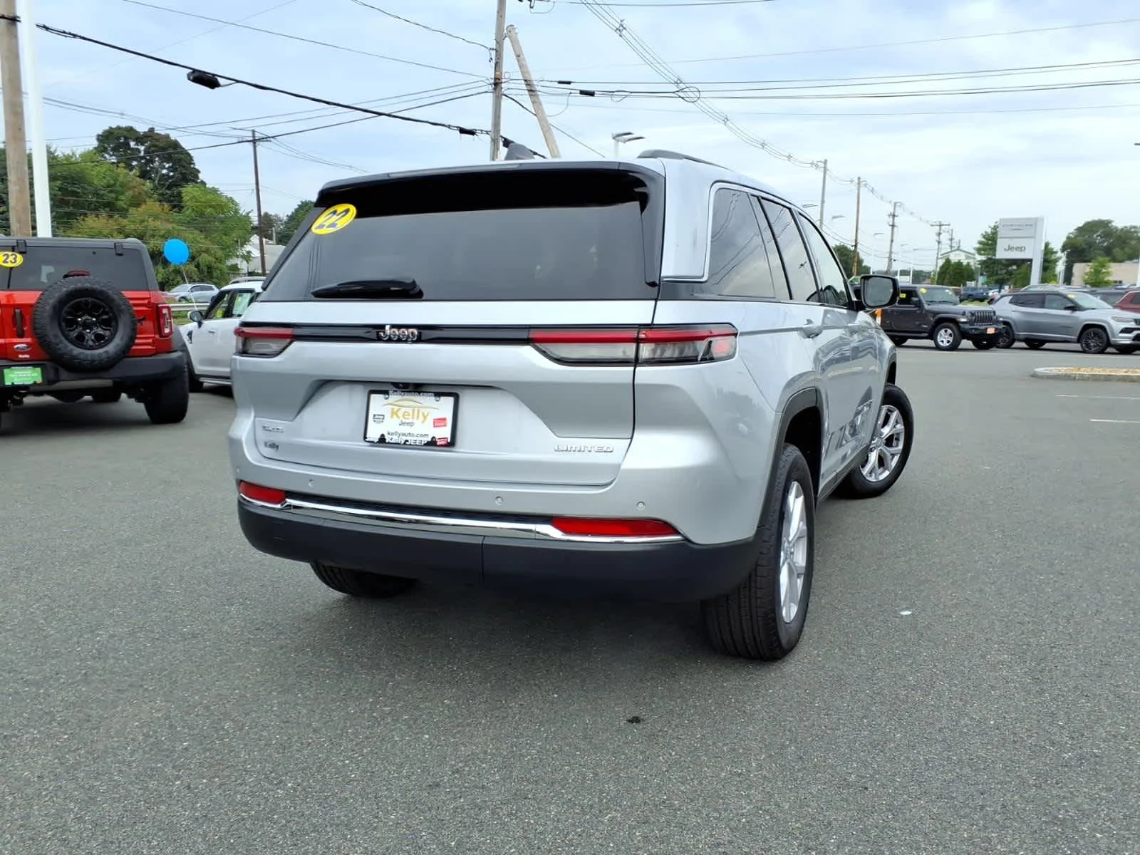 Used 2022 Silver Zynith Jeep Limited image 8