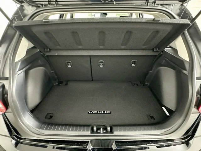 New 2026 Hyundai VENUE SE