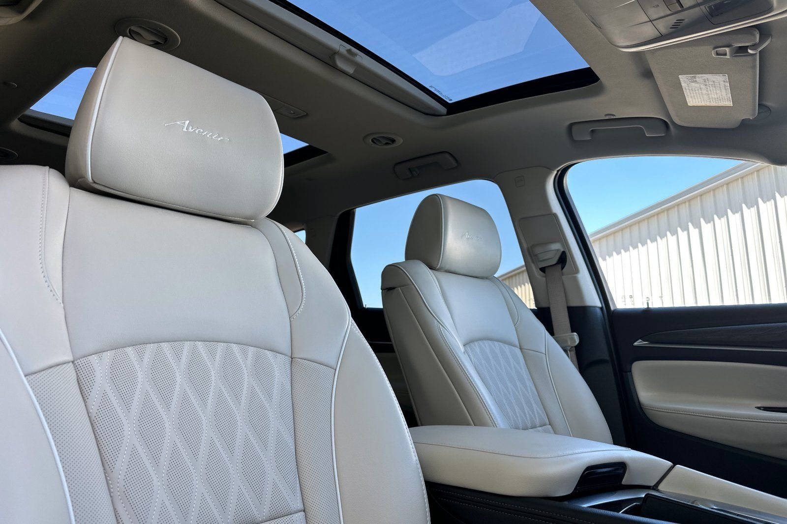 Used 2024 Green Buick Avenir image 18