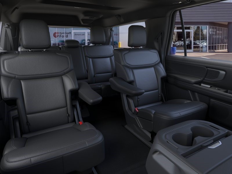 New 2026 Oxford White Ford Platinum image 12