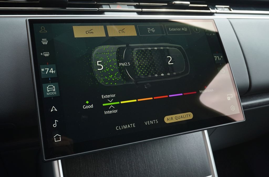 New 2026 Carpathian Grey Land Rover SE image 25