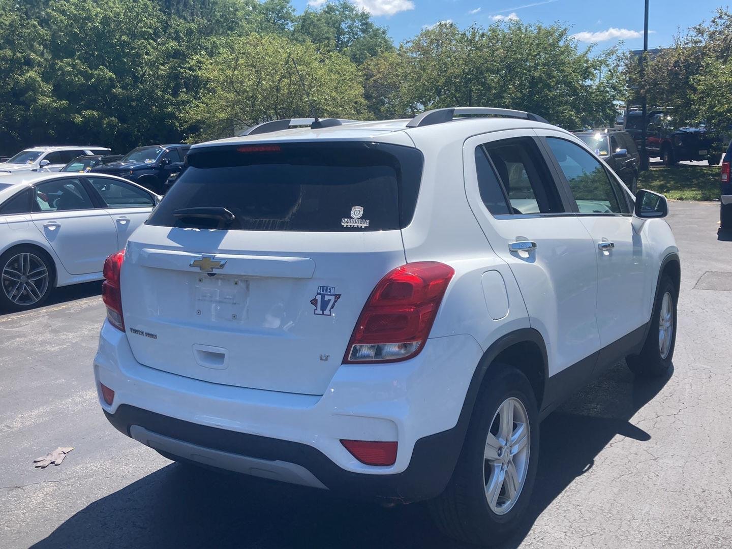 Used 2018 Summit White Chevrolet LT image 7