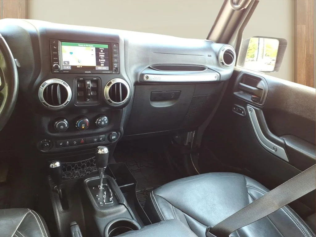 Used 2017 Silver Jeep Unlimited Sahara image 23