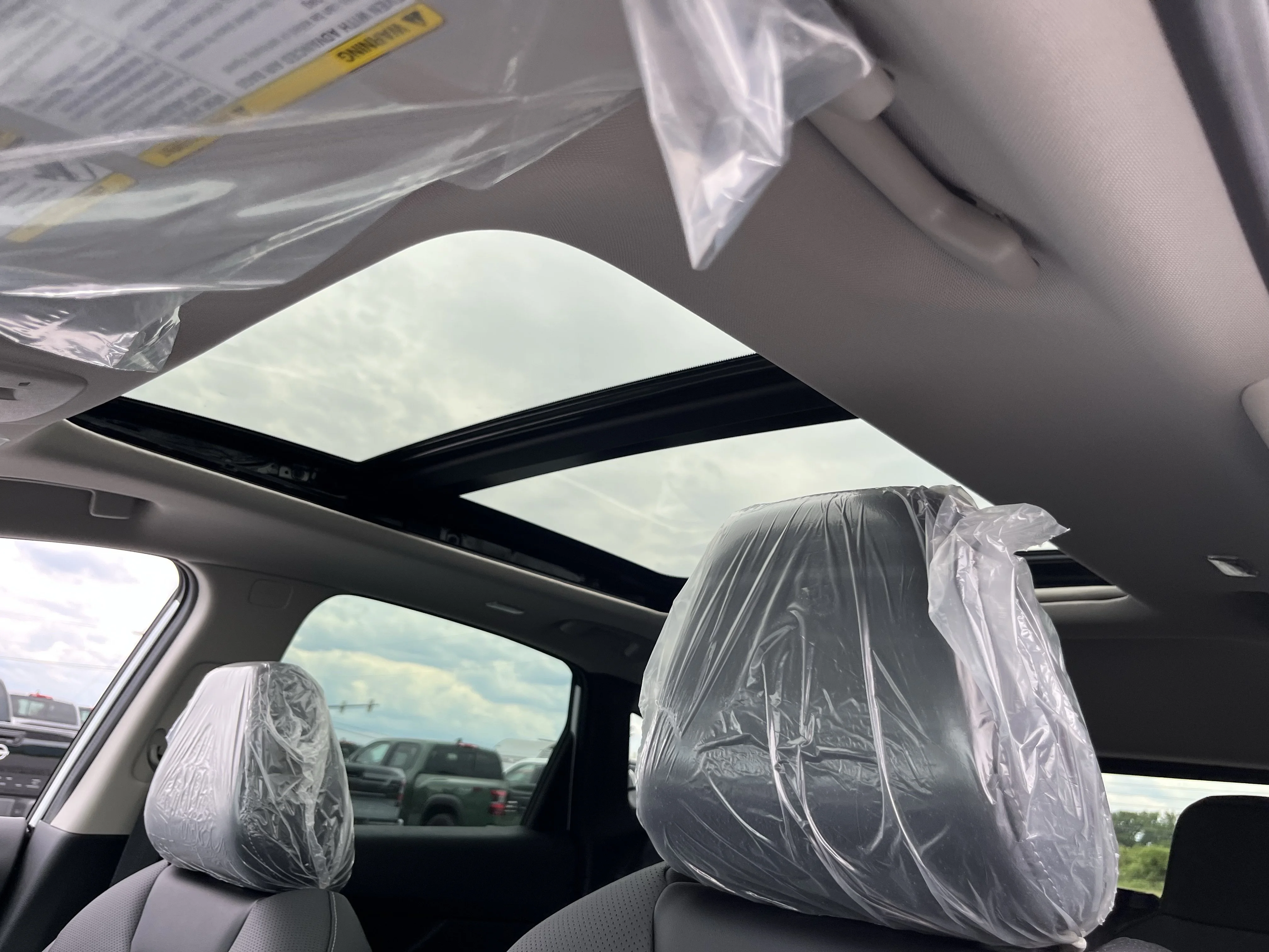 New 2026 Everest White Pearl TriCoat Nissan SL image 26