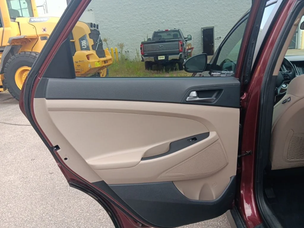 Used 2016 Ruby Wine Hyundai Sport image 31