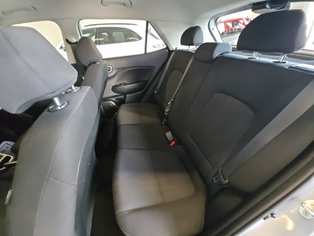 Used 2020 Silver Hyundai SE image 22