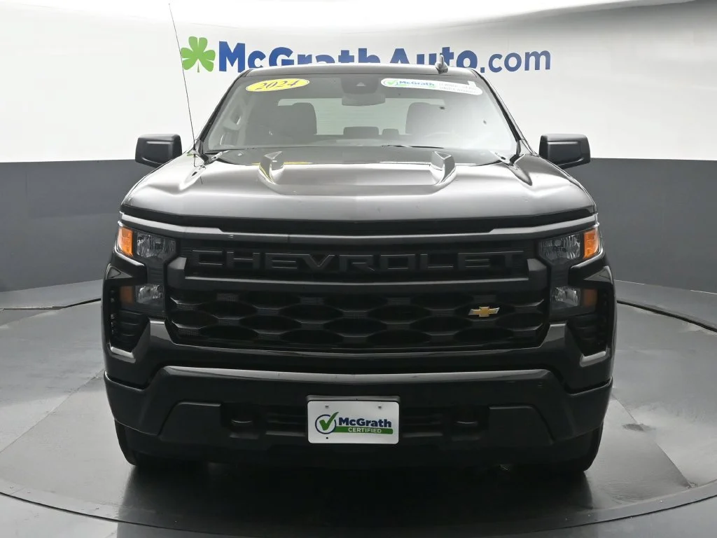 Used 2024 Black Chevrolet Custom image 6