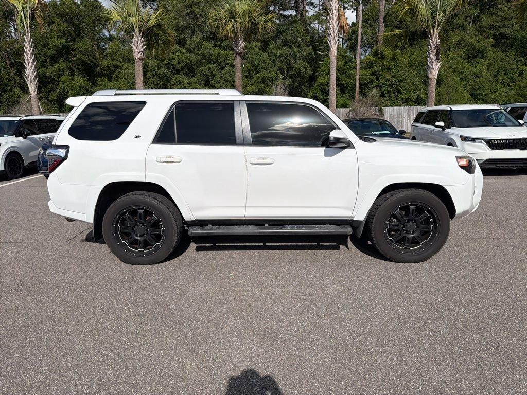 Used 2016 White Toyota SR5 image 3