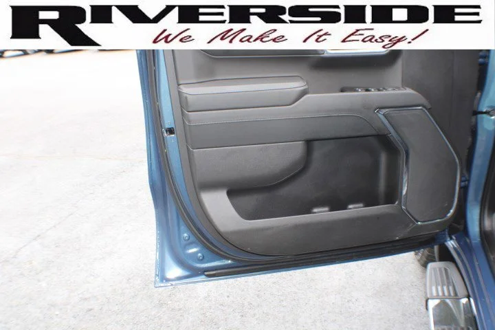 Certified Used 2024 Downpour Metallic GMC SLT image 6