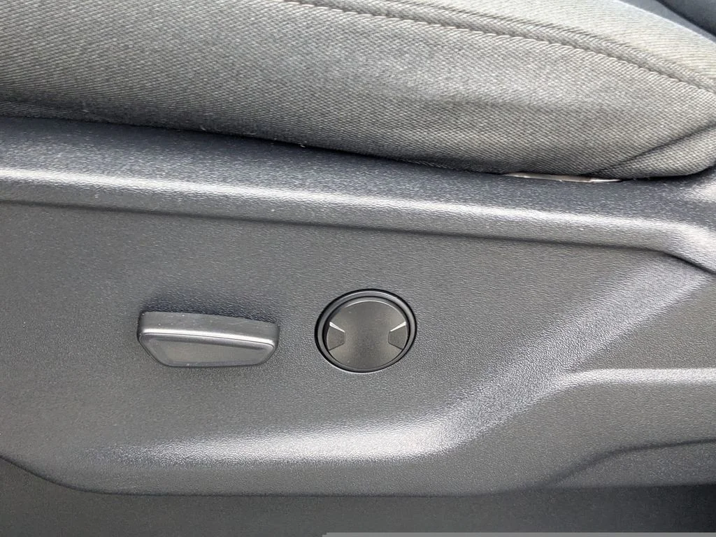 Used 2024 Gray Ford XLT image 21