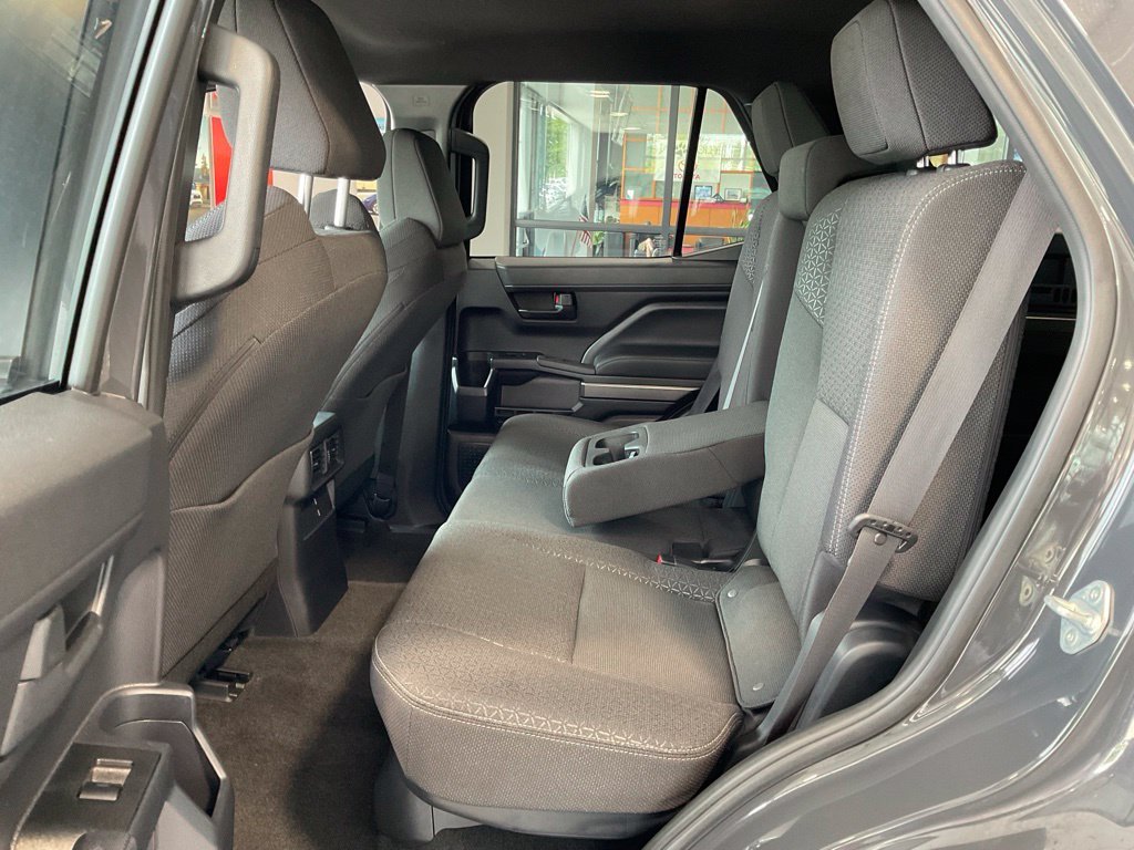 Certified Used 2025  Toyota SR5 image 21