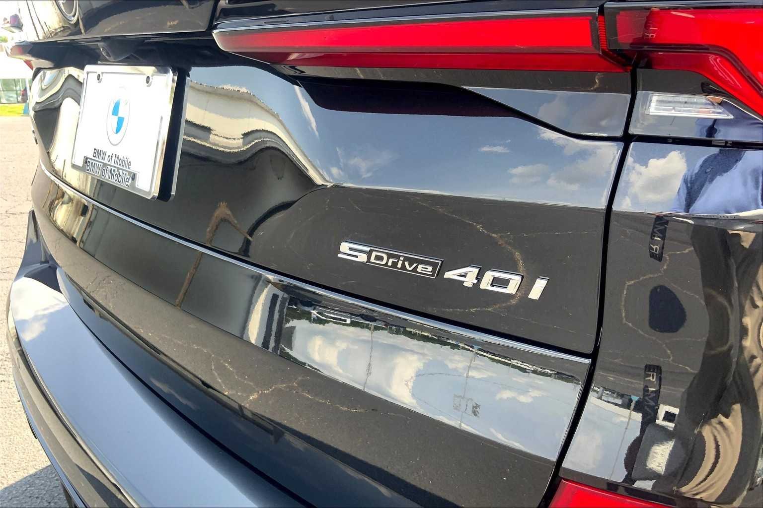 New 2026 Black Sapphire Metallic BMW sDrive40i image 16