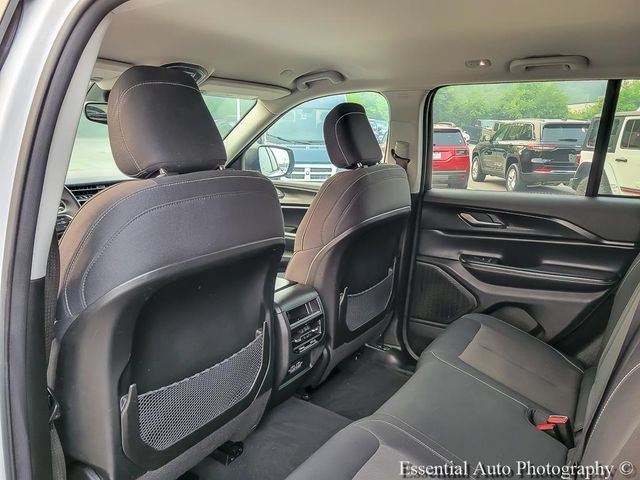 Used 2024 White Jeep Laredo image 11