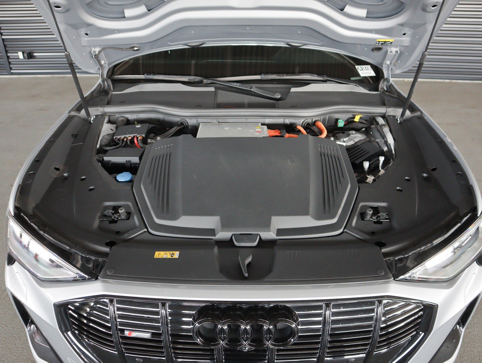 Used 2023 Florett Silver Metallic Audi S line Premium image 4