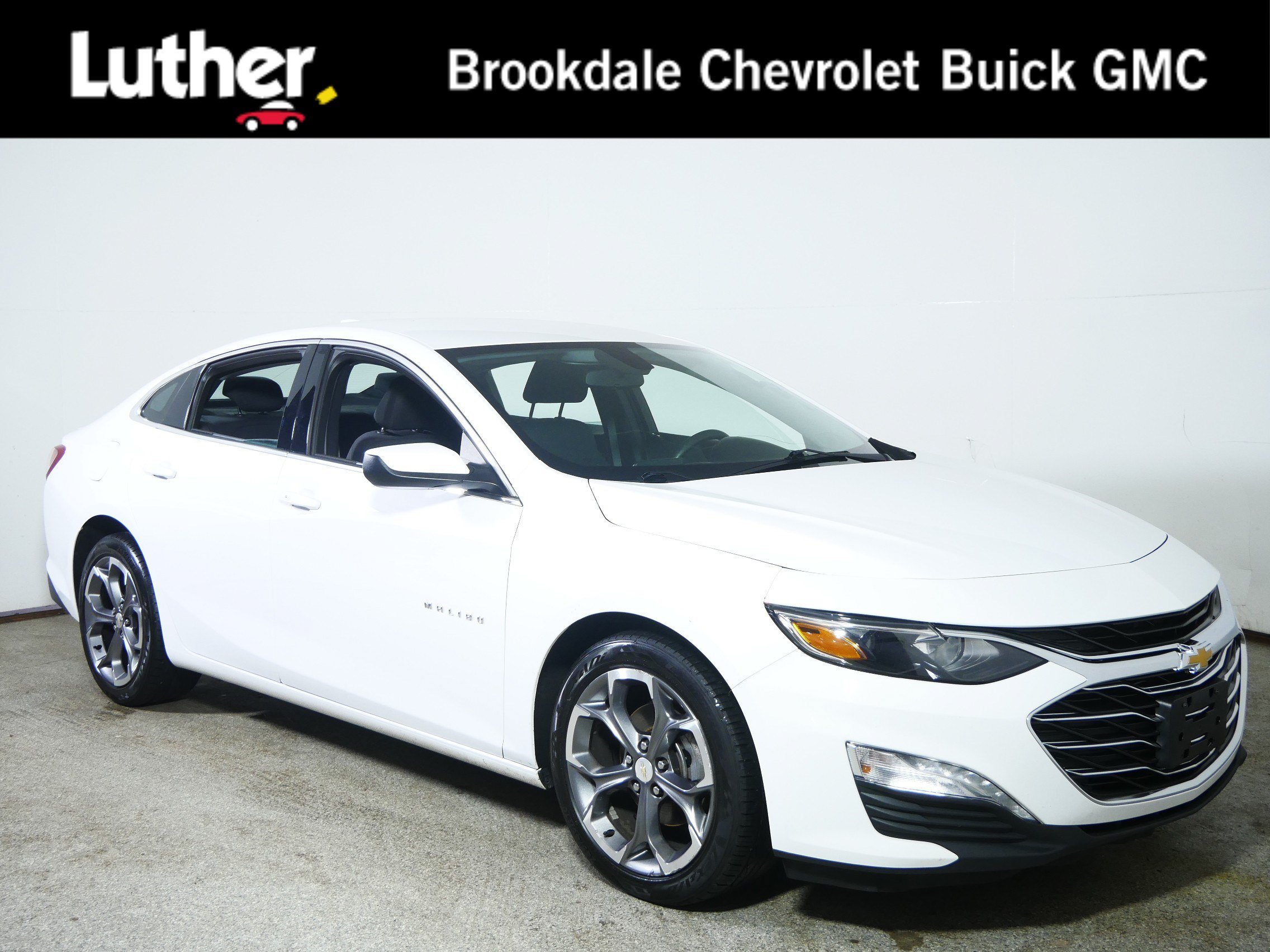 Used 2020 SUMMIT WHITE Chevrolet LT image 1