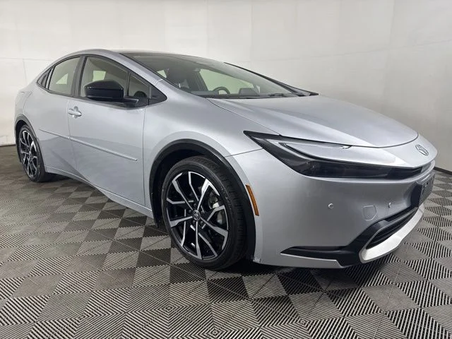 2024 Toyota Prius Prime XSE's photo