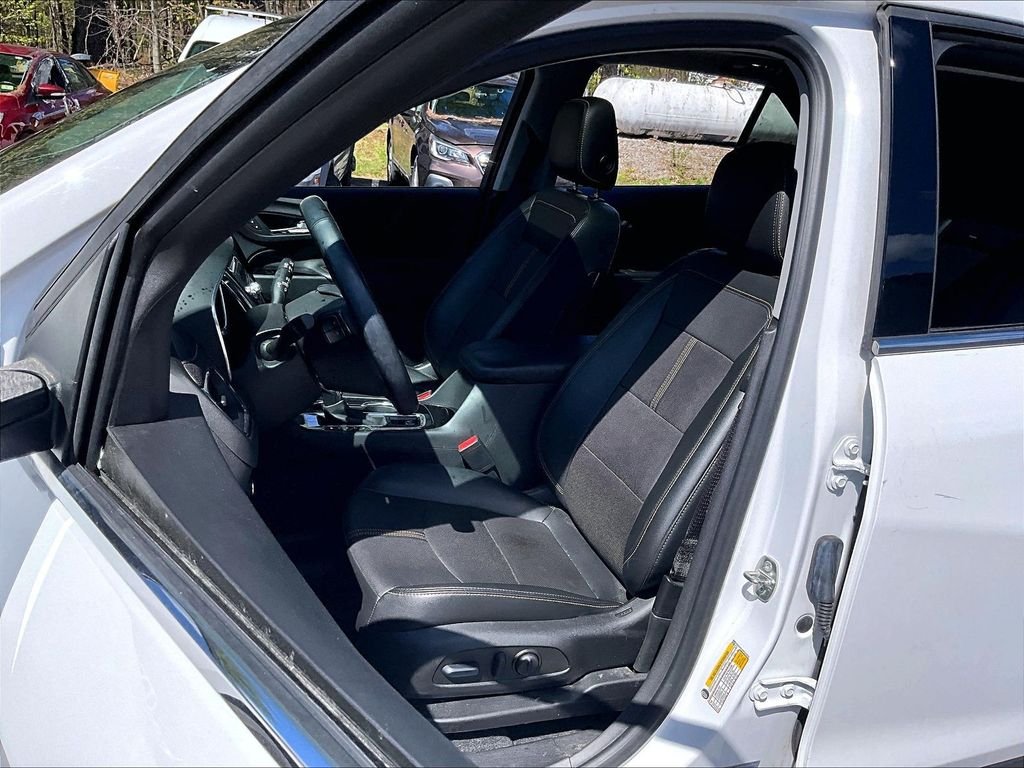 Used 2023 Summit White Chevrolet Premier image 10
