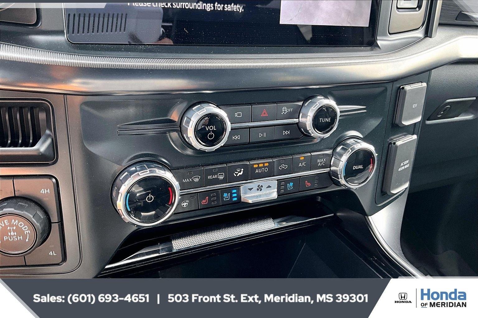 Used 2025 Carbonized Gray Ford LARIAT image 22