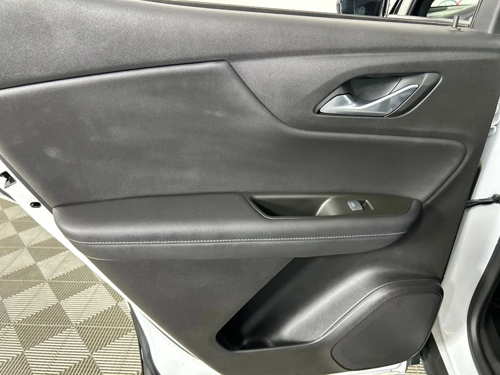 Used 2022 White Chevrolet LT image 16