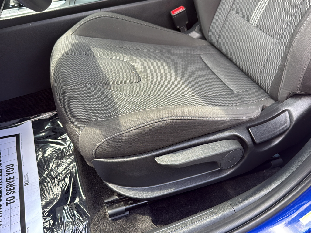 Used 2021 Blue Hyundai SE image 28
