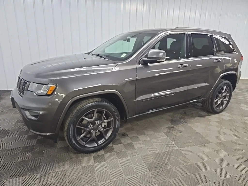 Used 2021 Gray Jeep Limited image 6