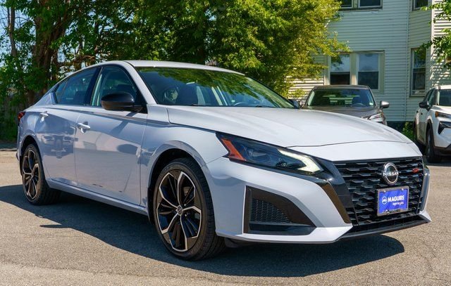 Used 2023 Gray Nissan 2.5 SR image 4