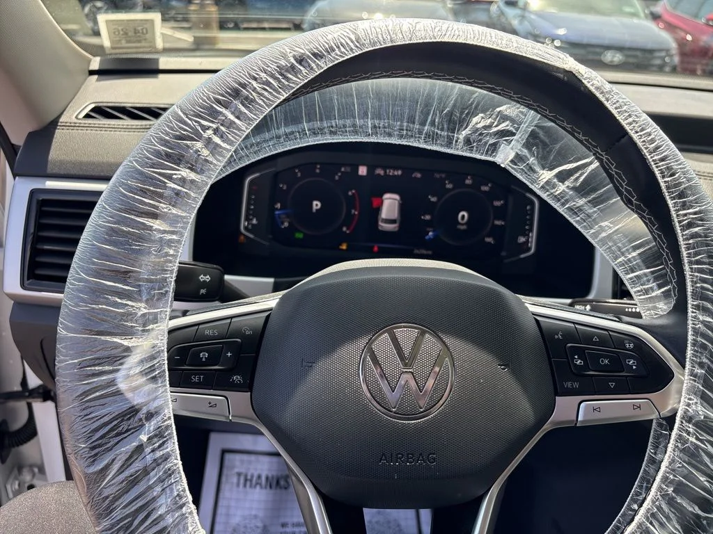 Used 2023 Opal White Pearl Volkswagen SEL image 14