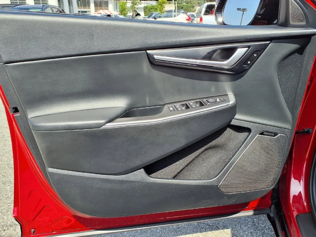 Certified Used 2023 Red Kia Wind image 14