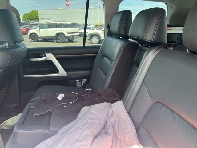 Used 2021 Black Toyota Base image 9