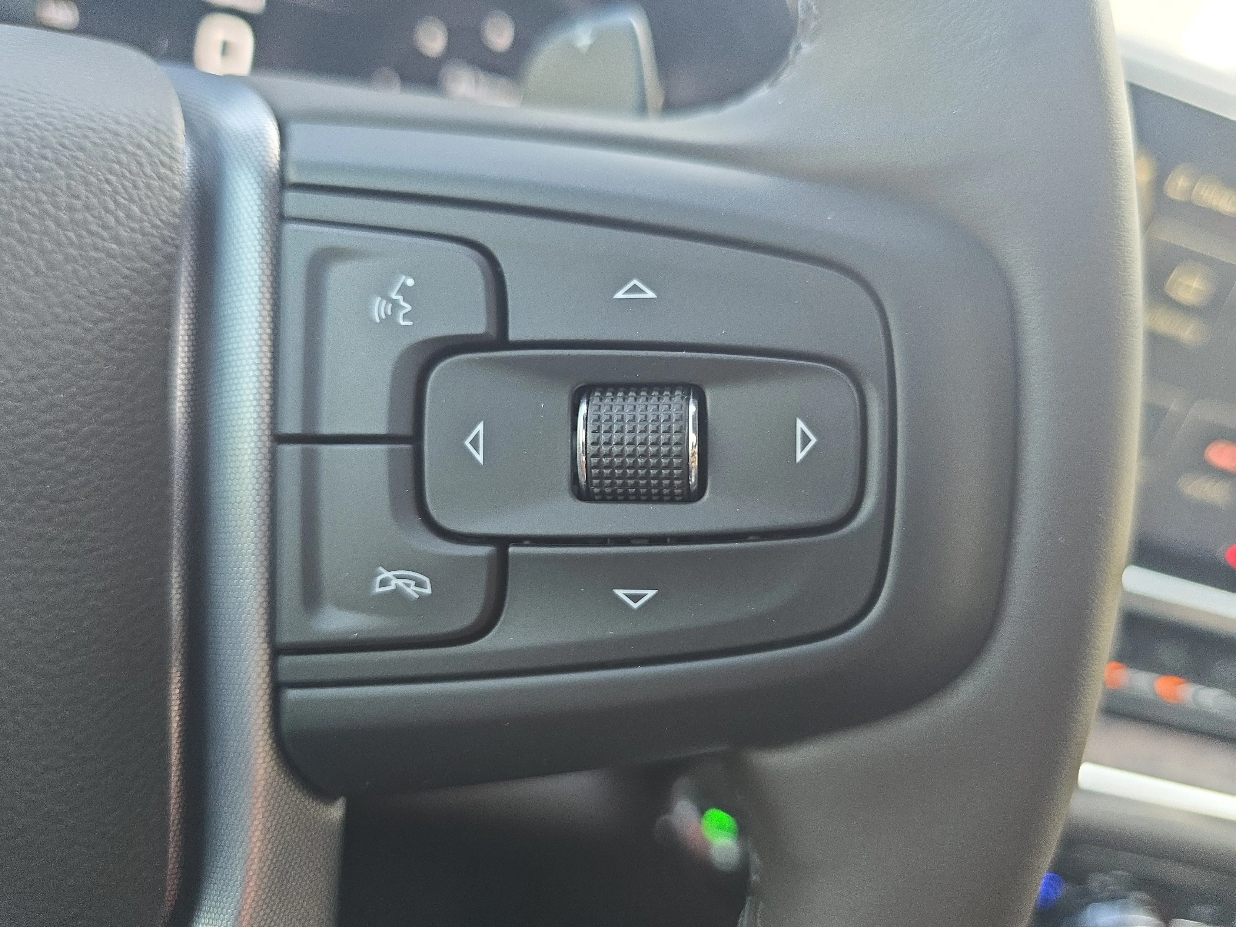 Used 2024 Summit White GMC SLT image 17
