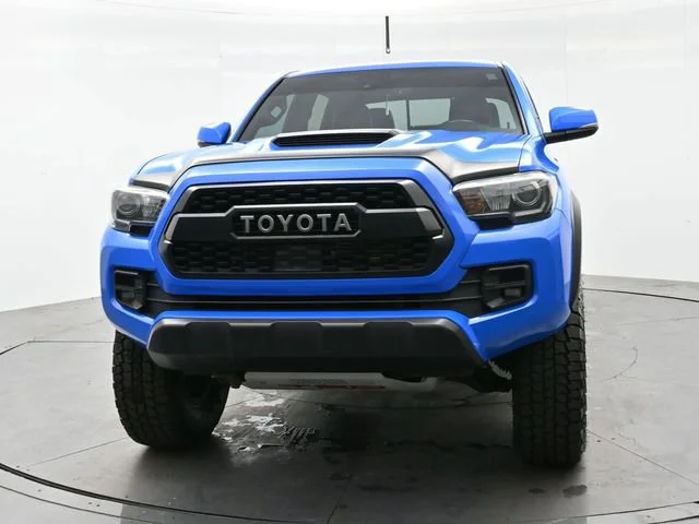 Used 2019 Voodoo Blue Toyota SR image 2