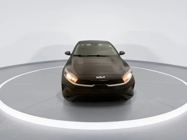 Used 2023 Black Kia LXS image 9