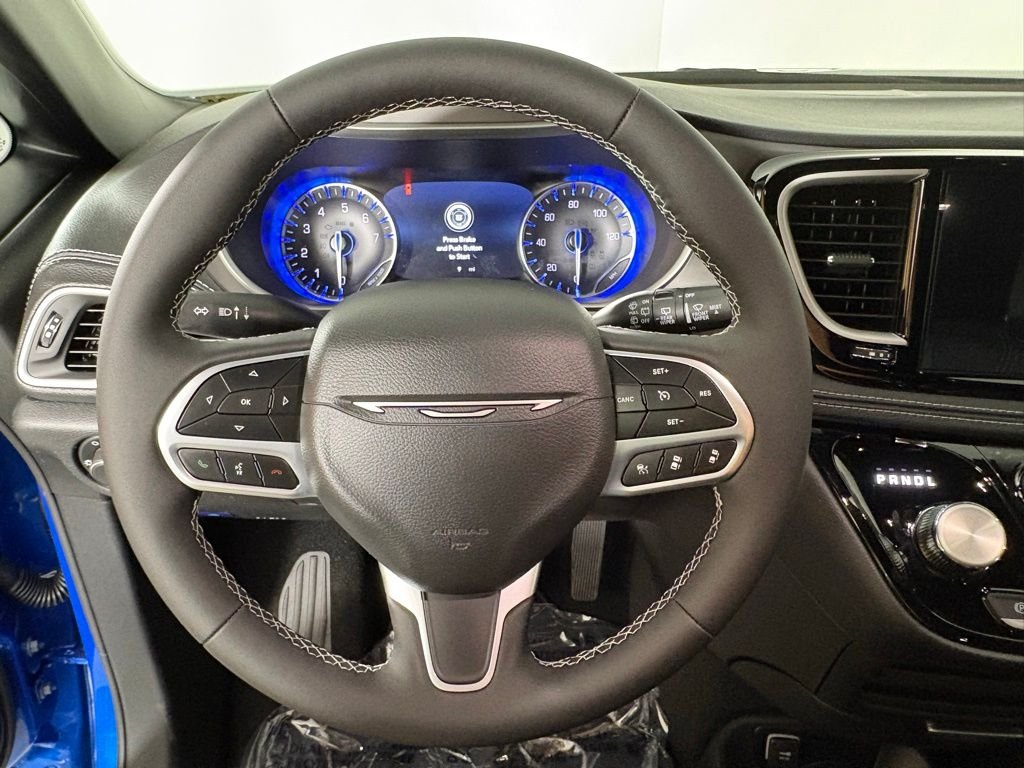 New 2027 Hydro Blue Pearl-Coat Exterior Paint Chrysler Select image 22
