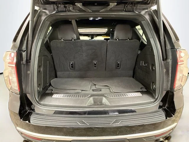 Used 2021 Black Chevrolet High Country image 29