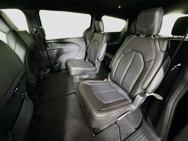 2027 Chrysler Pacifica Select - Photo 23