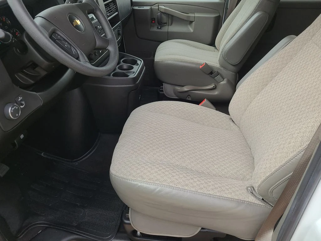 Used 2024 White Chevrolet LT image 19