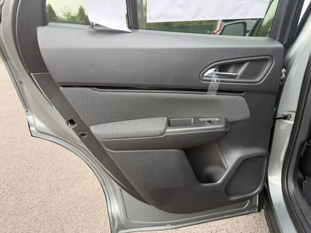 New 2026 Mercury Silver Metallic Honda EX image 28