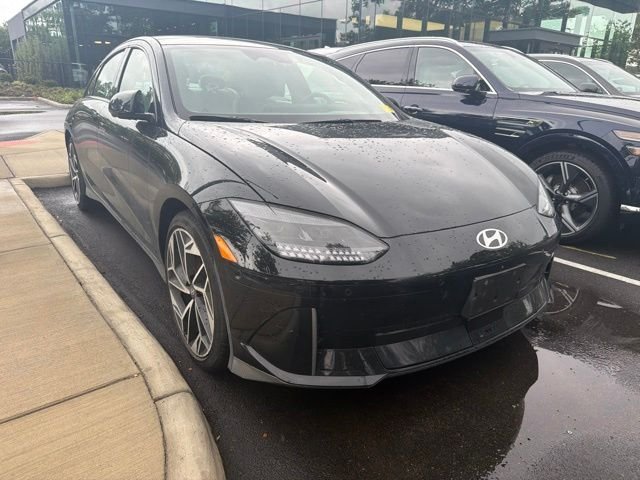Used 2024 Onyx Black Hyundai Limited image 1