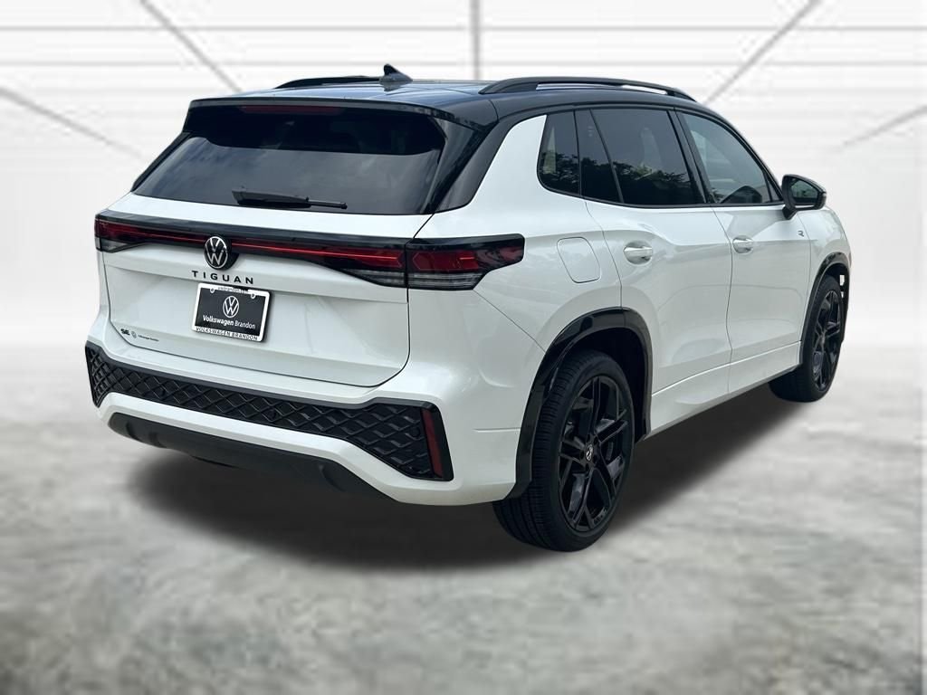 New 2026 White/off-white Volkswagen 2.0T SE R-Line Black image 5