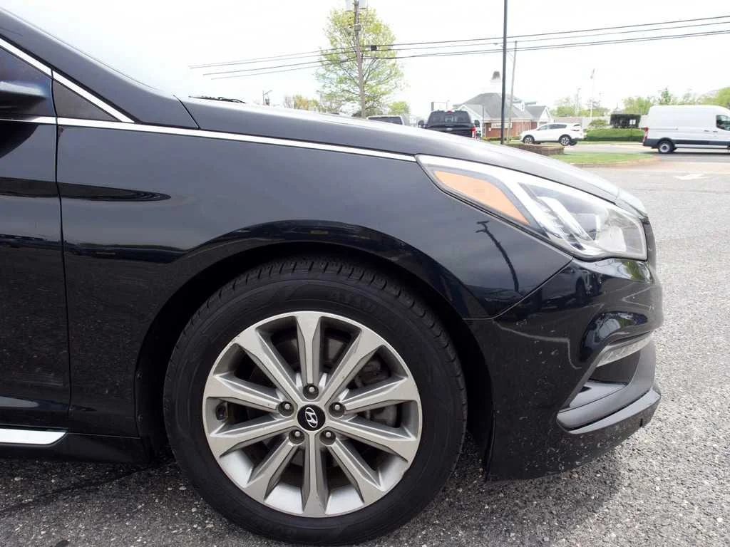 Used 2017 Black Hyundai Limited image 12