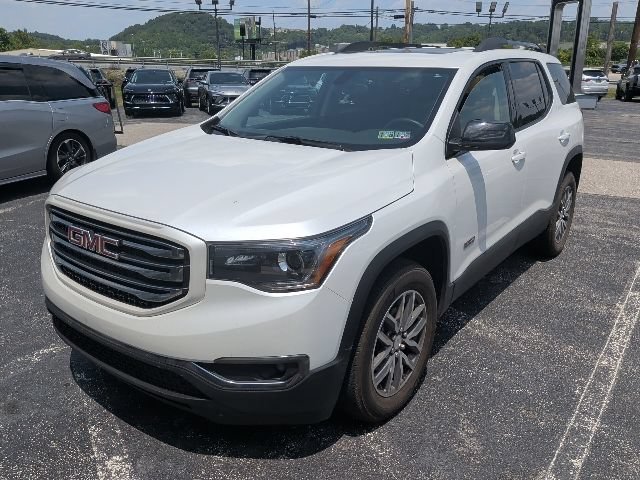 Used 2017 WHITE FROST TRICOAT GMC SLE image 1