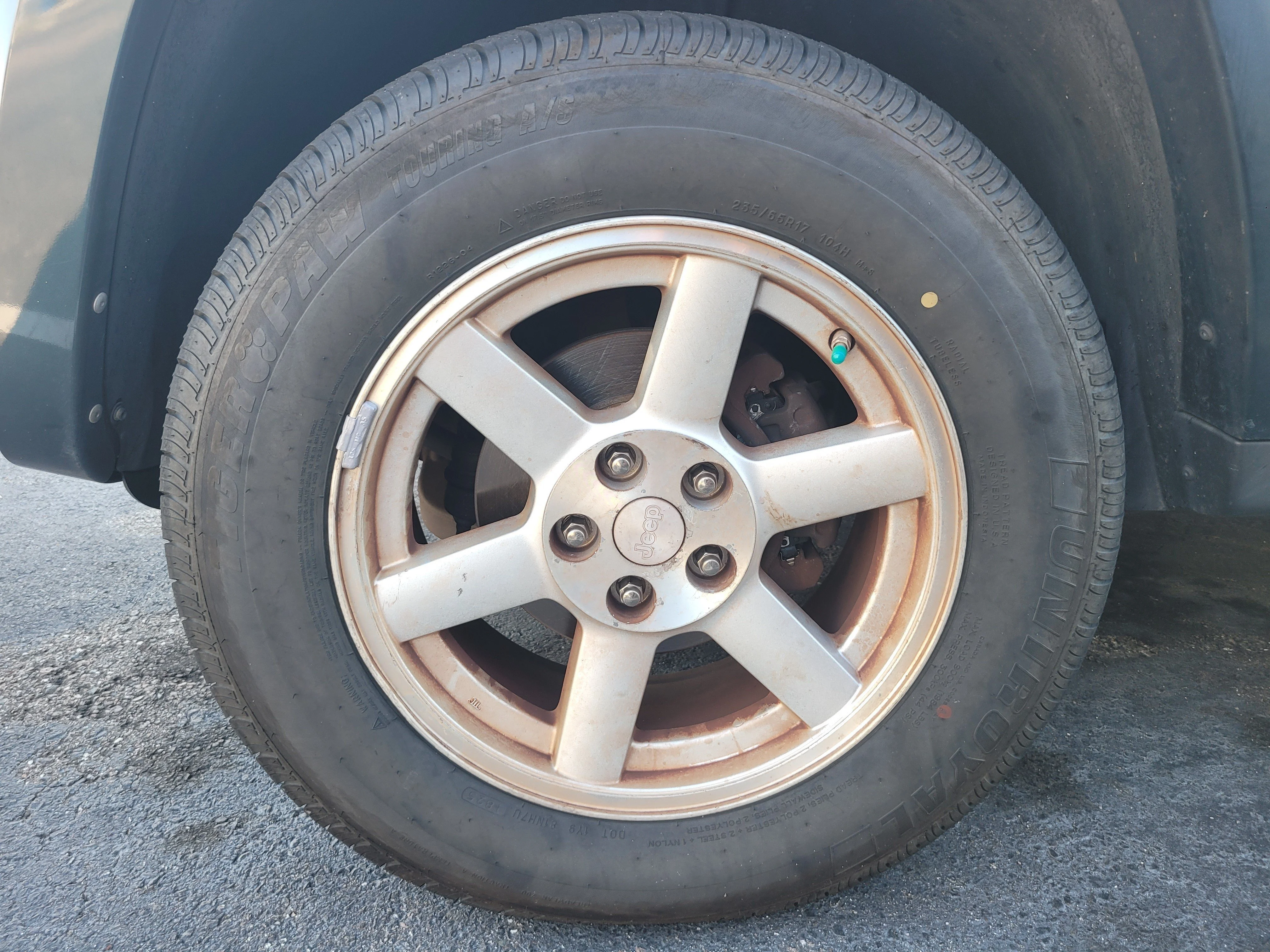 Used 2005  Jeep Limited image 8