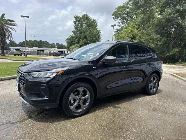 Certified Used 2025 Black Metallic Ford ST-Line image 5