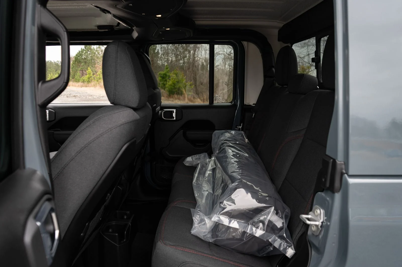 New 2026 Anvil Clear-Coat Exterior Paint Jeep Rubicon image 17