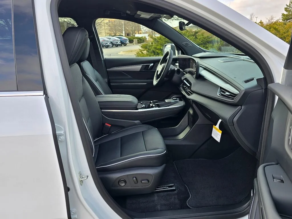 New 2026 Summit White Buick Preferred image 38