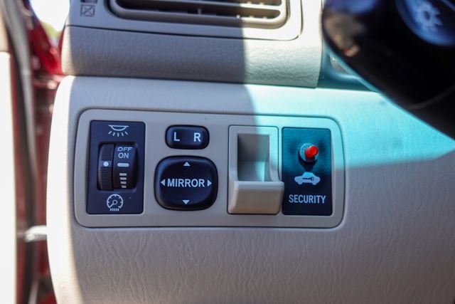 Used 2005 Red Toyota LE image 15